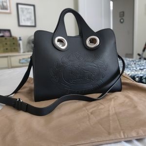 🌹🌹Burberry Smooth Leather Crest Bag🌹🌹